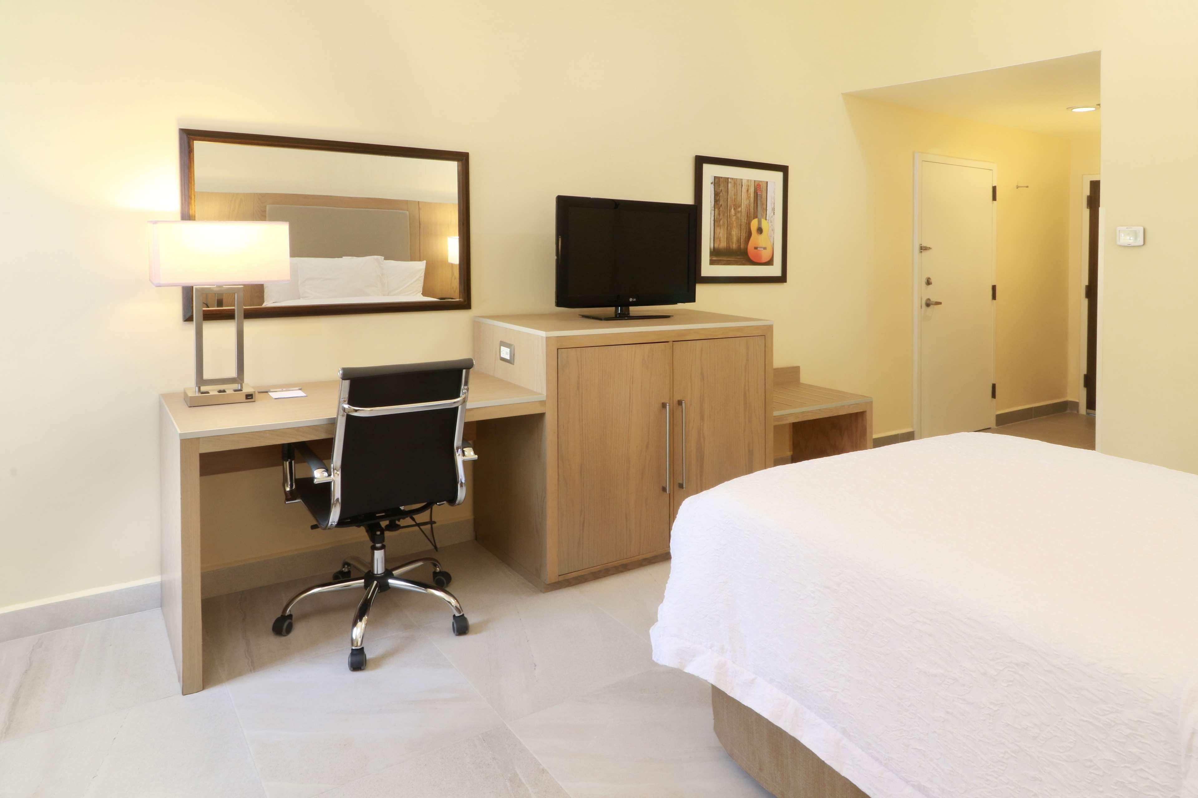 Hampton Monterrey-airport Hotel 4*