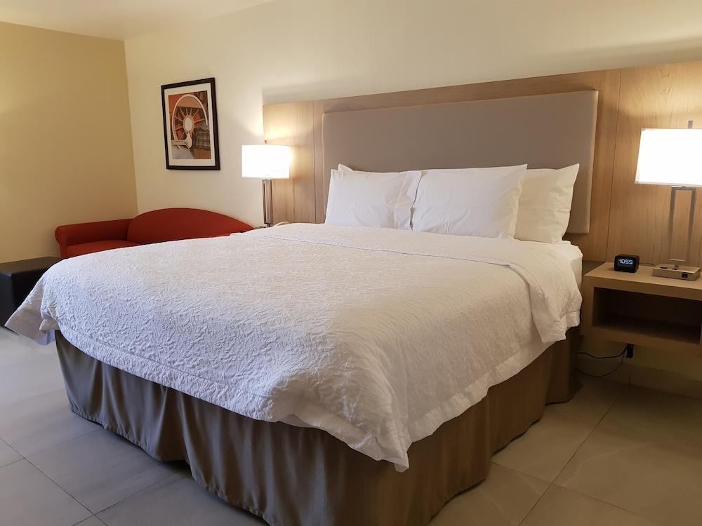 Hotel Hampton Monterrey-airport 4*