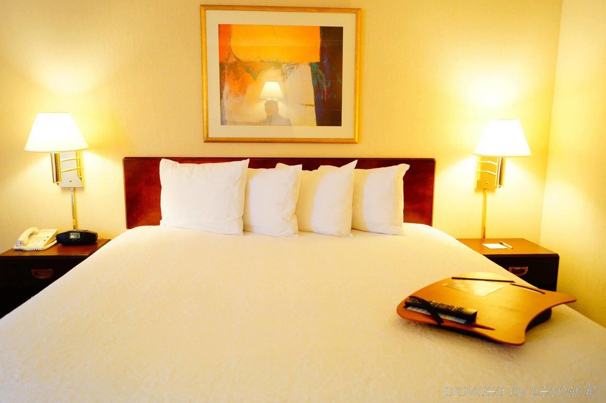 Hampton Monterrey-airport 4*
