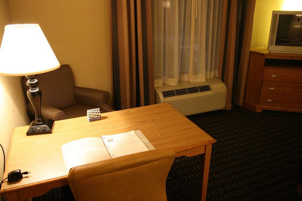 Hotel Hampton Monterrey-airport 4*